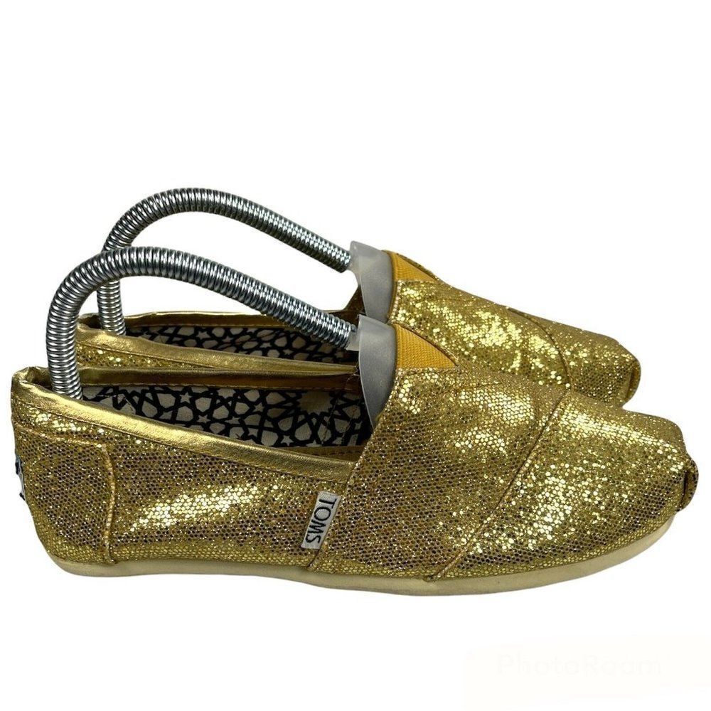 Toms Women's Gold Synthetic Slip On Closed Toe Casual Flat Shoes Size US W8
